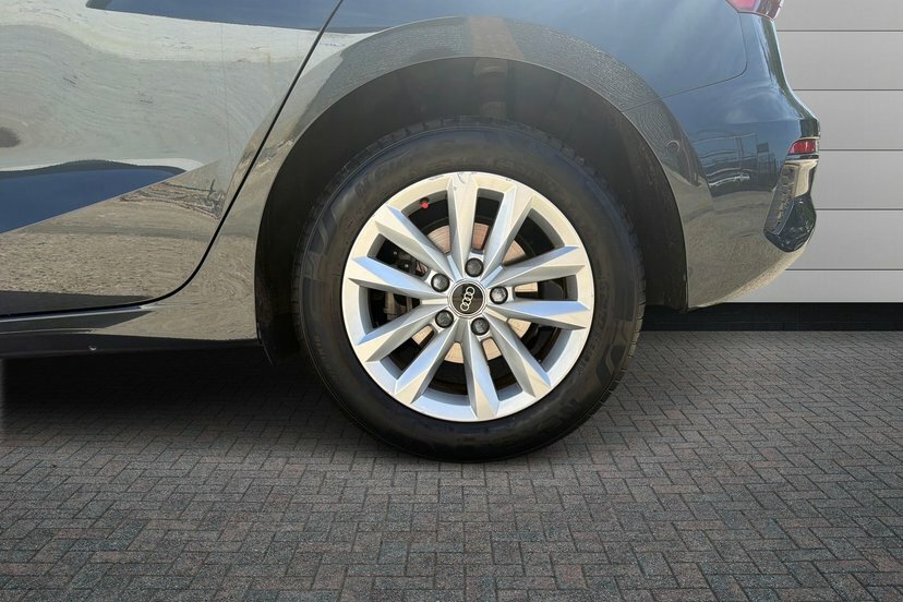 Audi A3 2.0 Tdi 35 Technik Sportback S Tronic EJ23LGX Grey #5