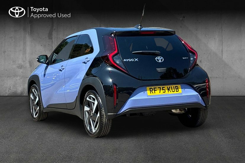 Toyota Aygo X 1.5H 49Kwh Design Hatchback Hybrid Cvt RF75KUB Blue #4