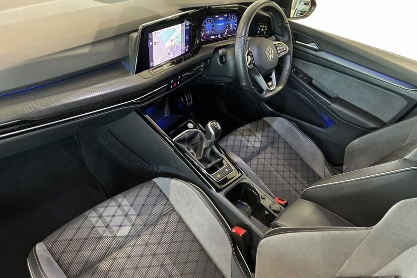Volkswagen Golf 1.5 Tsi Black Edition Hatchback EA24OLP Black #2