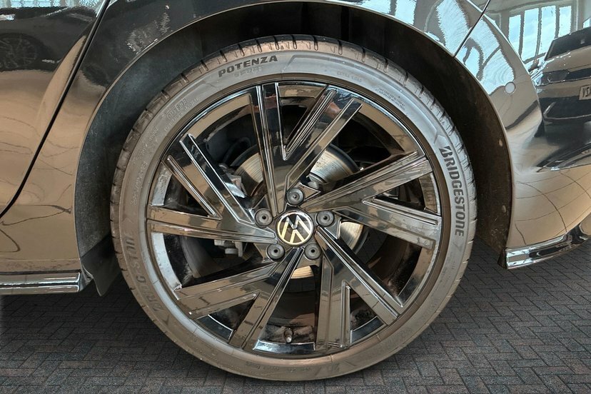 Volkswagen Golf 1.5 Tsi Black Edition Hatchback EA24OLP Black #5