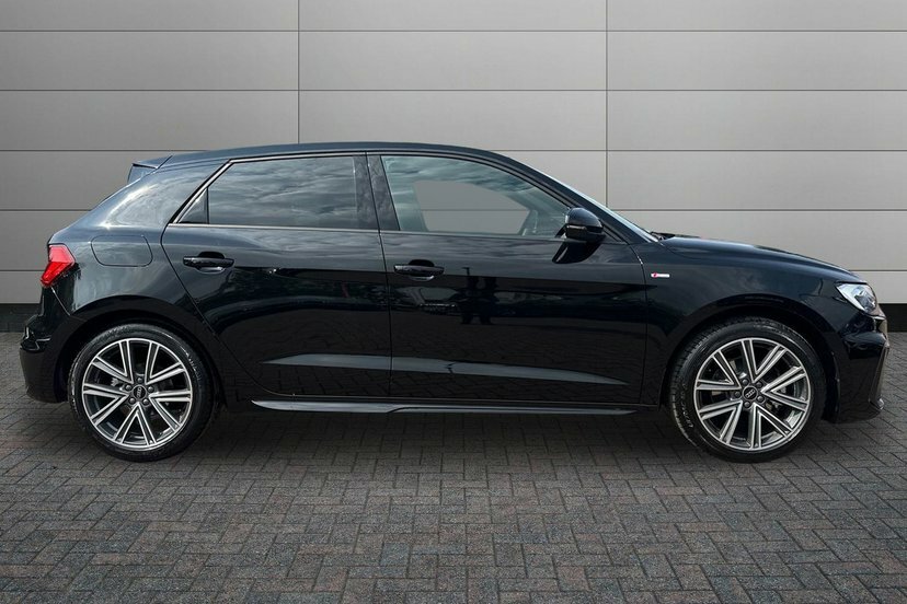 Audi A1 1.0 Tfsi 30 S Line Sportback S Tronic MV26JVX Black #4