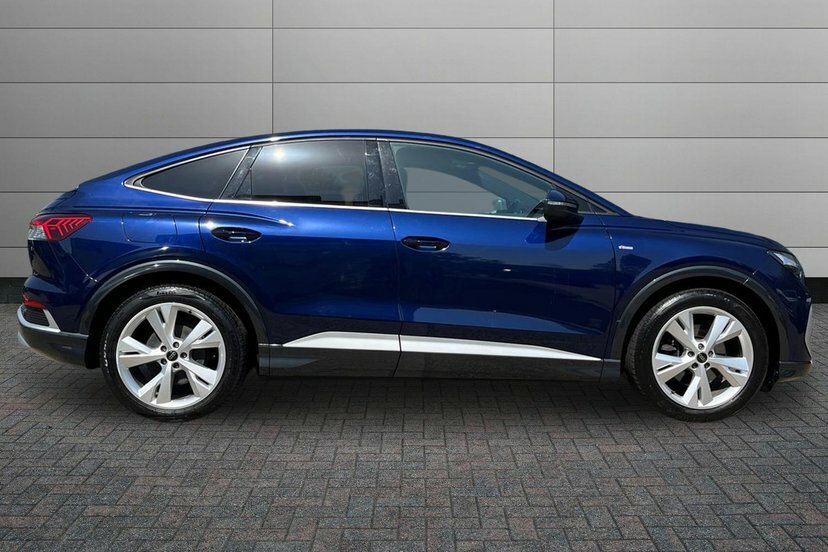 Audi Q4 E Tron 35 S Line Sportback 55Kwh 170 P LL23CXJ Blue #4