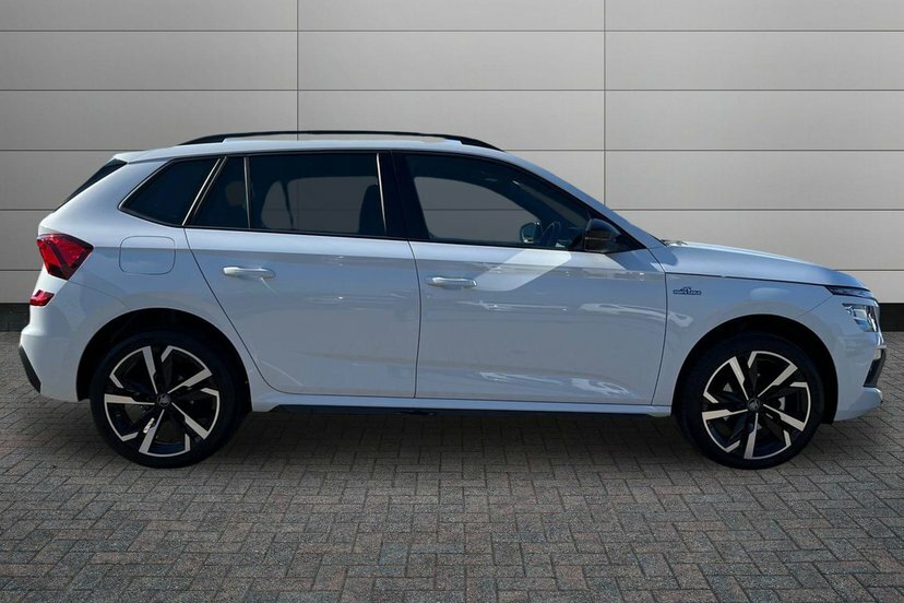 Skoda Kamiq 1.5 Tsi Act Monte Carlo Edition Suv Dsg White #4