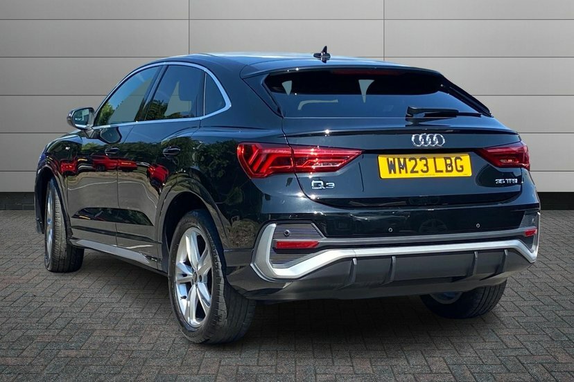 Audi Q3 1.5 Tfsi Cod 35 S Line Sportback S Tron WM23LBG Black #3