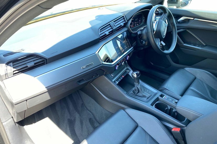 Audi Q3 1.5 Tfsi Cod 35 S Line Sportback S Tron WM23LBG Black #2