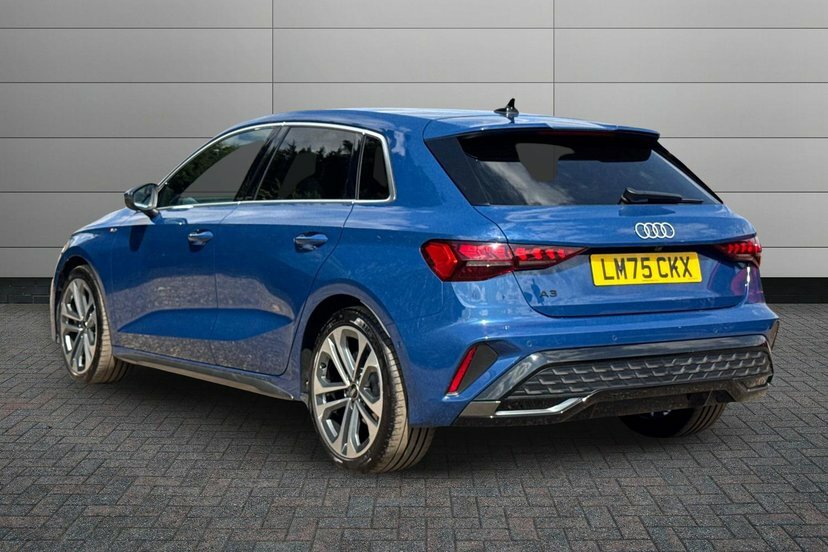 Audi A3 1.5 Tfsi 30 S Line Sportback S Tronic LM75CKX Blue #3