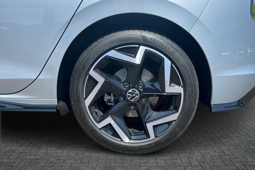 Volkswagen Golf 1.5 Etsi Mhev R-line Hatchback Hybrid D Silver #5