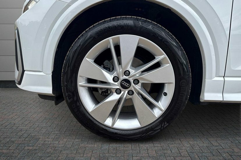 Audi Q2 1.5 Tfsi Cod 35 S Line Suv S Tronic 15 EK26CWD White #5