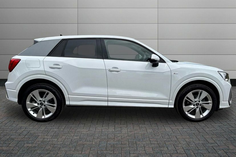 Audi Q2 1.5 Tfsi Cod 35 S Line Suv S Tronic 15 EK26CWD White #4