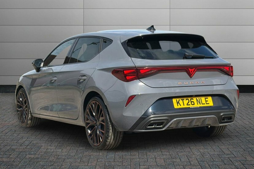 Cupra Leon 1.5 Etsi V3 Hatchback Hybrid Dsg 150 P Grey #3