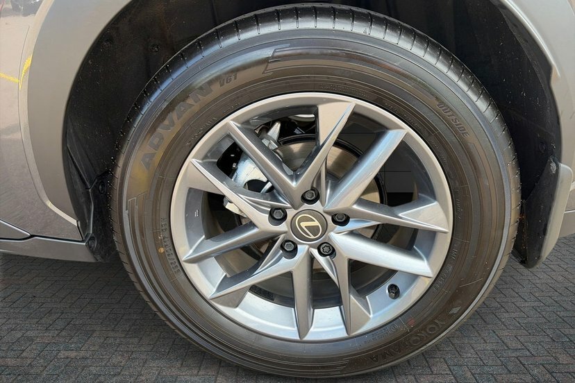 Lexus LBX 1.5 Vvt-ie Premium Suv Hybrid E-cvt 13 FD75OHH Grey #5