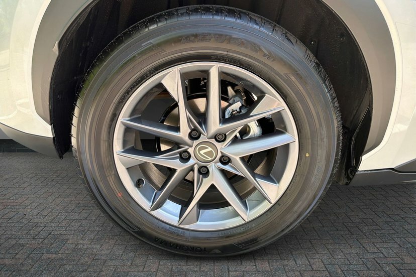 Lexus LBX 1.5 Vvt-ie Premium Suv Hybrid E-cvt 13 FN26SDO Silver #5