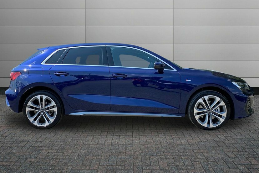 Audi A3 1.5 Tfsie S Line Sportback Plug-in Hybr Blue #4
