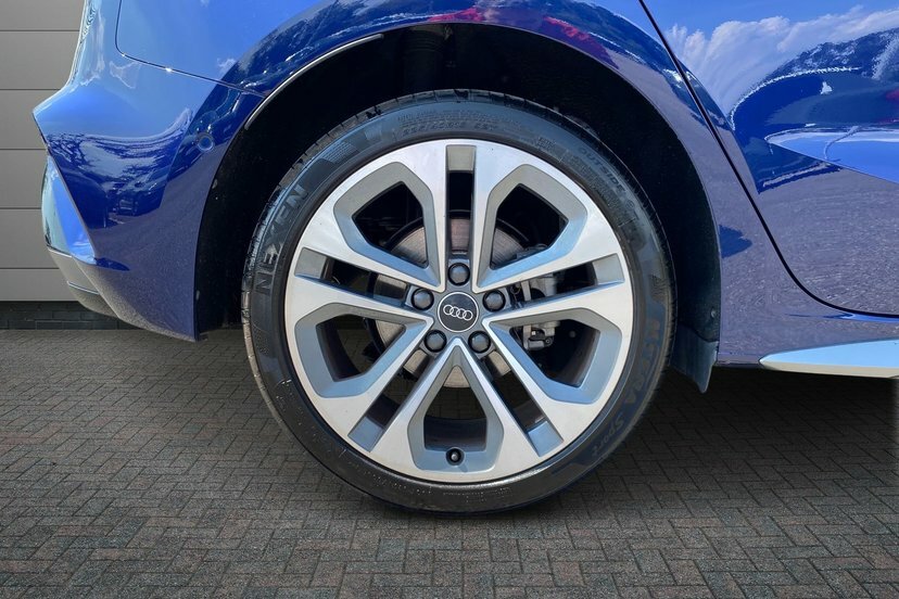 Audi A3 1.5 Tfsie S Line Sportback Plug-in Hybr Blue #5