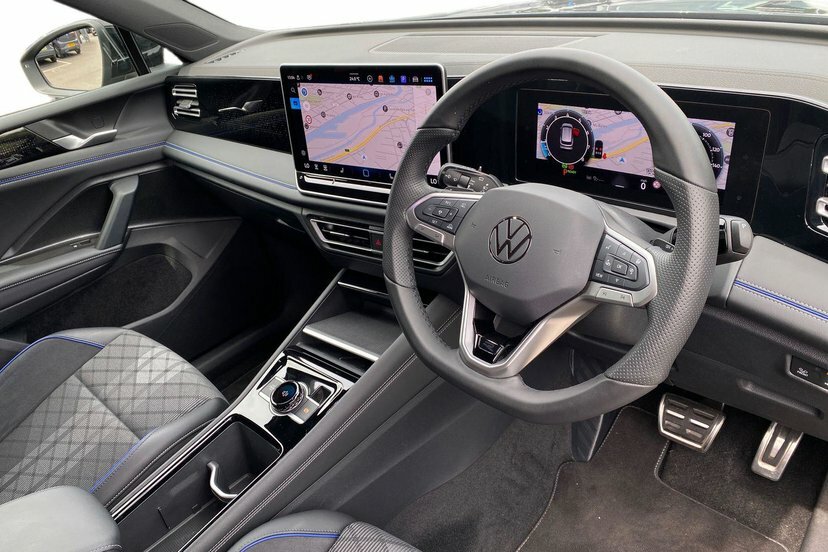 Volkswagen Tiguan 1.5 Etsi Mhev R-line Suv Hybrid Dsg 15 MD75EGX Black #6