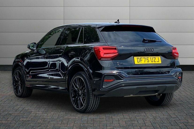 Audi Q2 1.5 Tfsi Cod 35 Black Edition Suv S Tro DF75UZJ Black #3