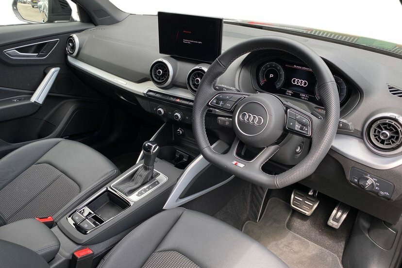 Audi Q2 1.5 Tfsi Cod 35 Black Edition Suv S Tro DF75UZJ Black #6