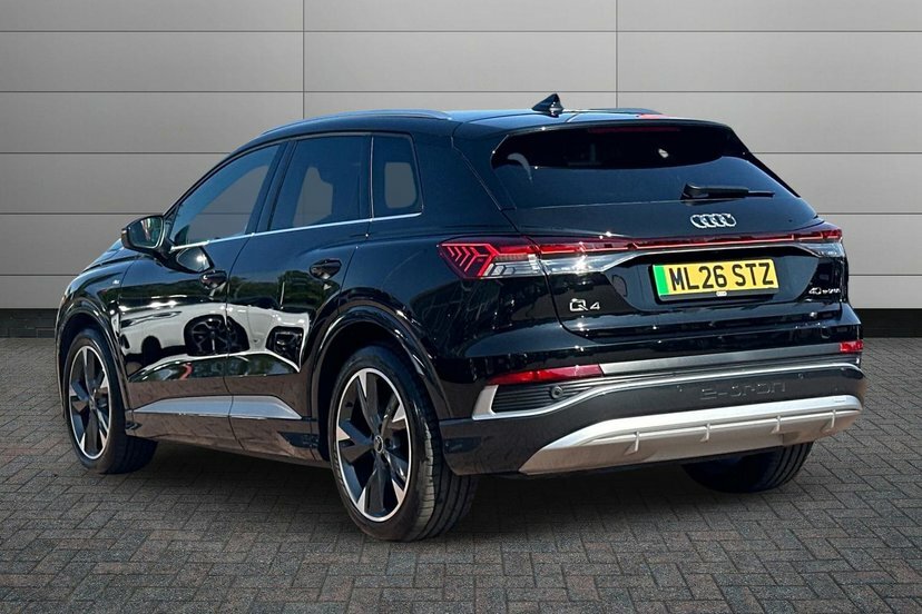 Audi Q4 E Tron 40 S Line Suv 63Kwh 204 Ps ML26STZ Black #3