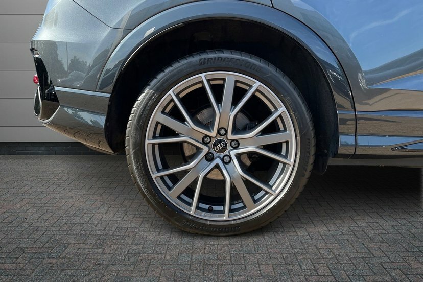 Audi Q3 1.5 Tfsi Cod 35 Black Edition Sportback LR25RVL Grey #5