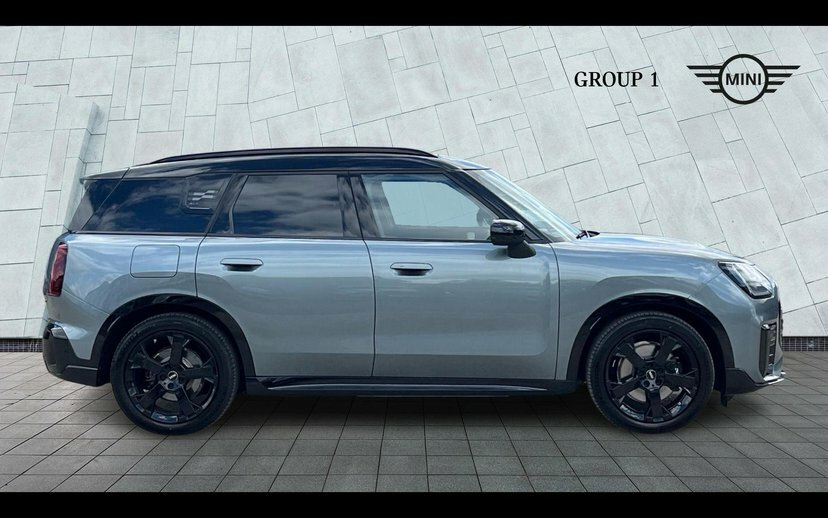 Mini Countryman Se 66.5Kwh Sport Suv All4 313 P GY26WWZ Green #3
