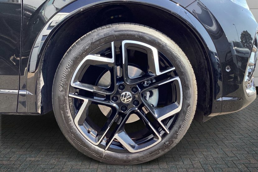 Volkswagen Tiguan 1.5 Etsi Mhev R-line Suv Hybrid Dsg 15 EN75PXE Black #5