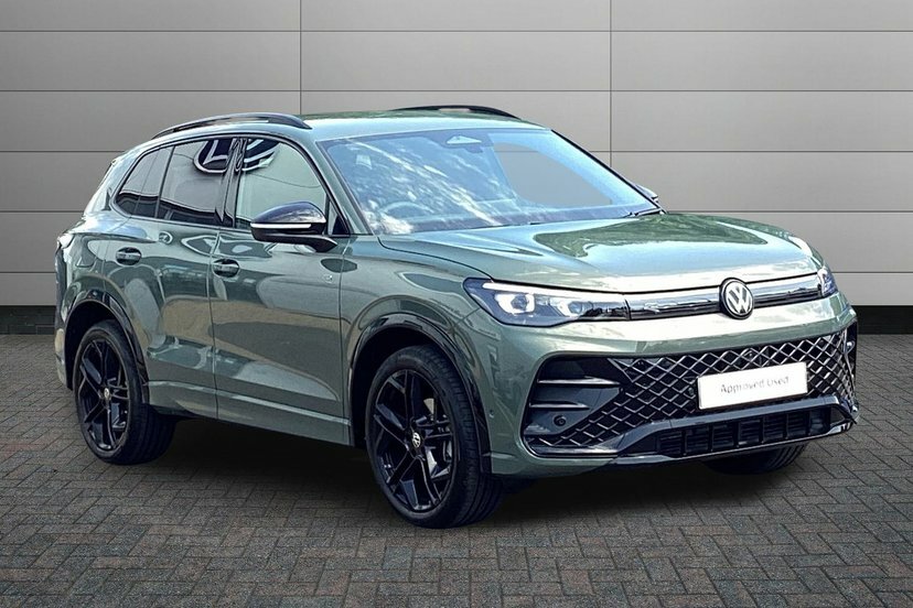 Volkswagen Tiguan 1.5 Etsi Mhev Black Edition Suv Hybrid Green