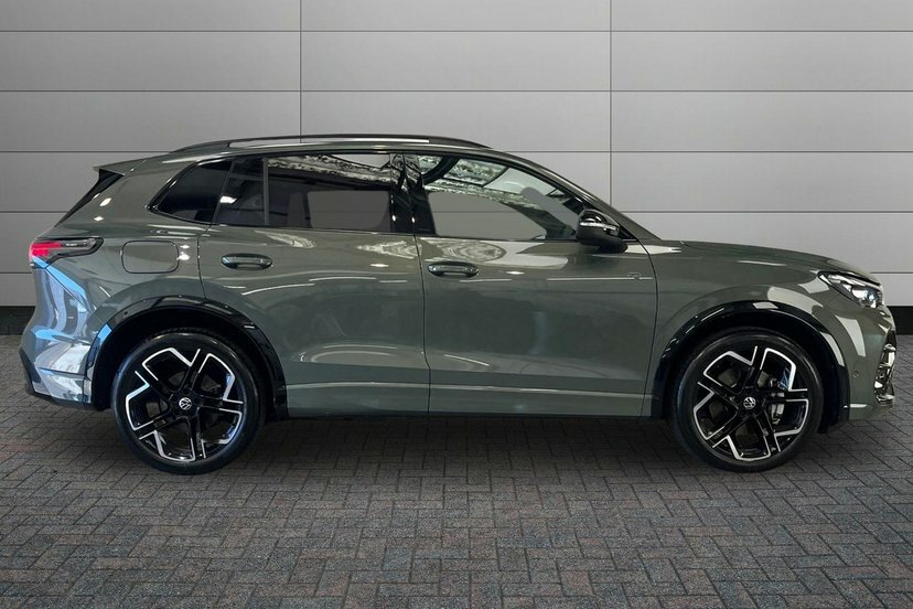 Volkswagen Tiguan 2.0 Tdi R-line Suv Dsg 150 Ps AO26UDK Green #4
