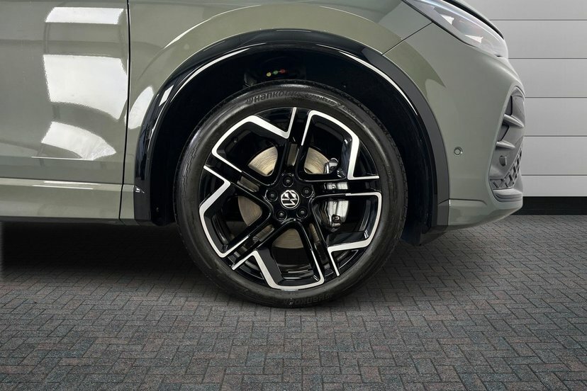 Volkswagen Tiguan 2.0 Tdi R-line Suv Dsg 150 Ps AO26UDK Green #5