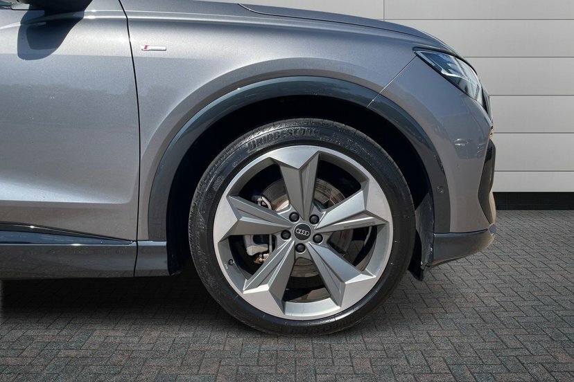 Audi Q4 E Tron 55 Black Edition Sportback Quatt LL24YHO Grey #5