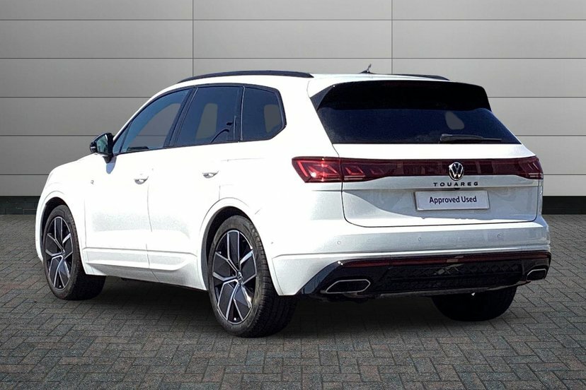 Volkswagen Touareg 3.0 Tdi V6 Black Edition Suv Tiptronic LL24XZM White #3