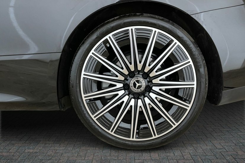 Mercedes-Benz CLE Class Cle 300 4Matic Amg Line Premium Plus Coupe AO75VWX Black #4