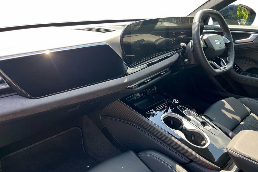 Audi A6 Saloon 2.0 E-hybrid 25.9Kwh Edition 1 Saloon P EO26ZCK Black #2