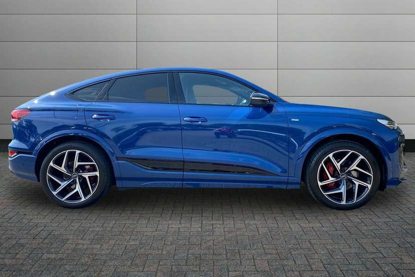 Audi Q6 E-Tron 100Kwh Performance Edition 1 Sportback Electri DK75WLD Blue #4