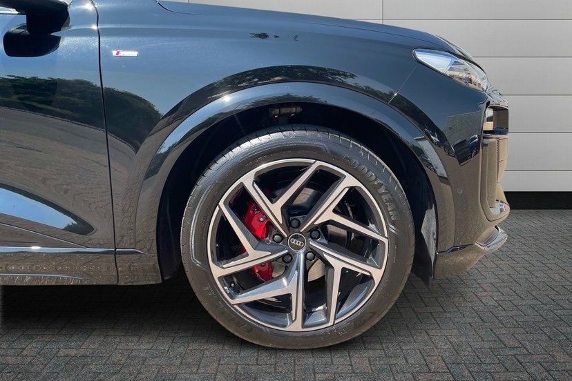 Audi Q6 E-Tron 100Kwh Performance Edition 1 Suv EO26KKP Black #5