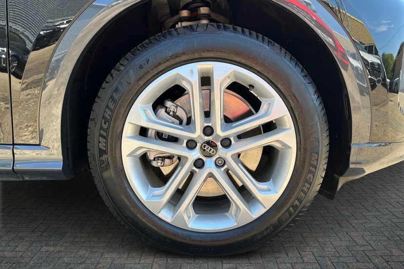 Audi Q5 2.0 E-hybrid 25.9Kwh Sport Suv Plug-in EO26NYG Black #5
