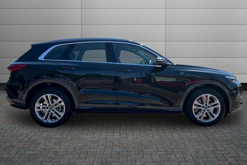 Audi Q5 2.0 E-hybrid 25.9Kwh Sport Suv Plug-in EO26NYG Black #4