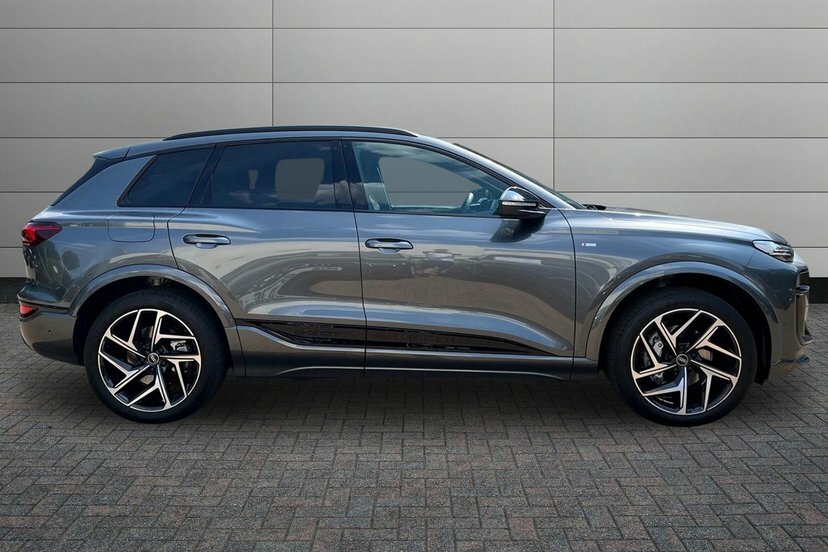 Audi Q6 E-Tron 100Kwh Black Edition Suv Quattro Grey #4