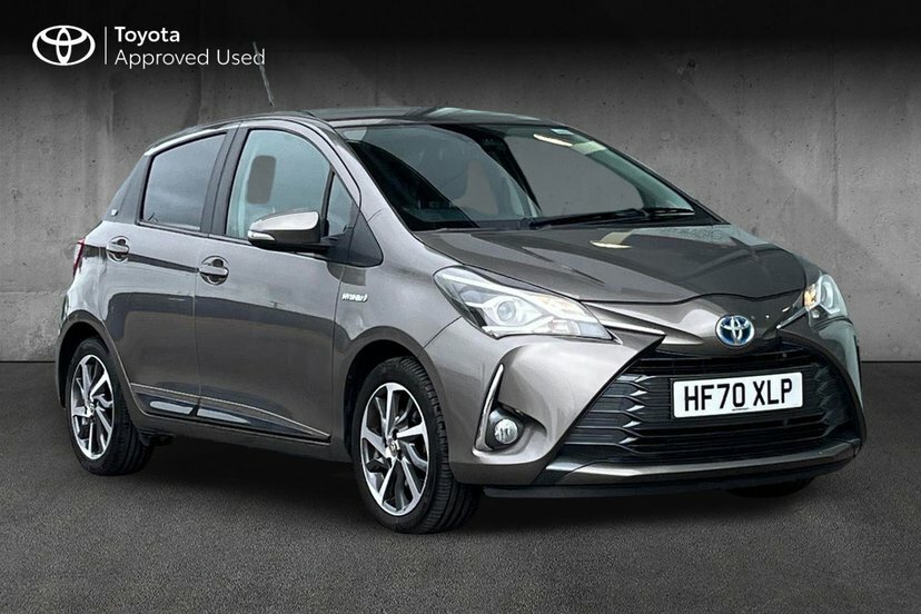 Toyota Yaris 1.5 Vvt-h Y20 Bi-tone Hatchback Hybrid Black