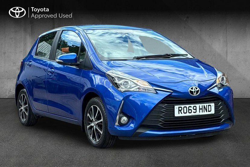 Toyota Yaris 1.5 Vvt-i Icon Tech Hatchback Cvt 111 Blue