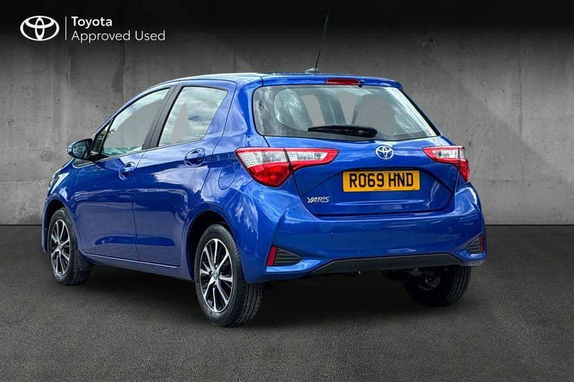 Toyota Yaris 1.5 Vvt-i Icon Tech Hatchback Cvt 111 Blue #4