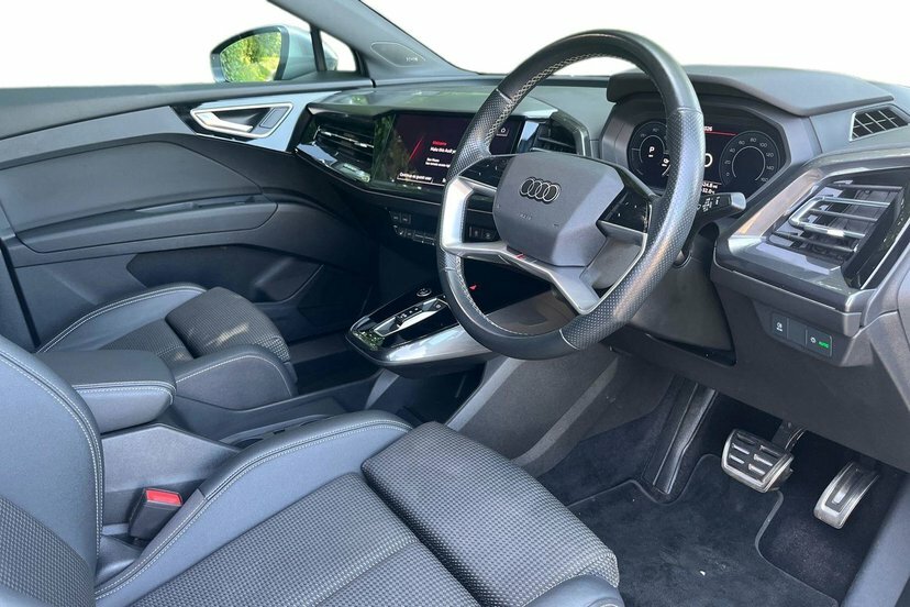 Audi Q4 E Tron 35 S Line Sportback 55Kwh 170 P LP72BDU Silver #6