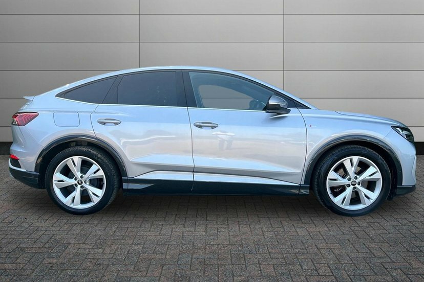 Audi Q4 E Tron 35 S Line Sportback 55Kwh 170 P LP72BDU Silver #4