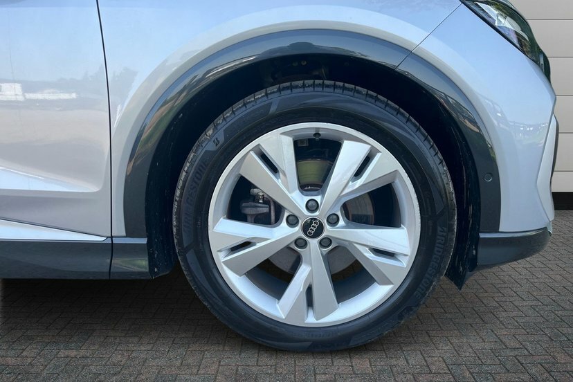 Audi Q4 E Tron 35 S Line Sportback 55Kwh 170 P LP72BDU Silver #5