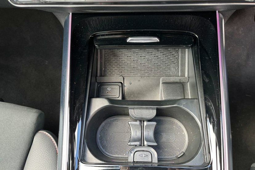 Mercedes-Benz B Class Hatchback Black #28