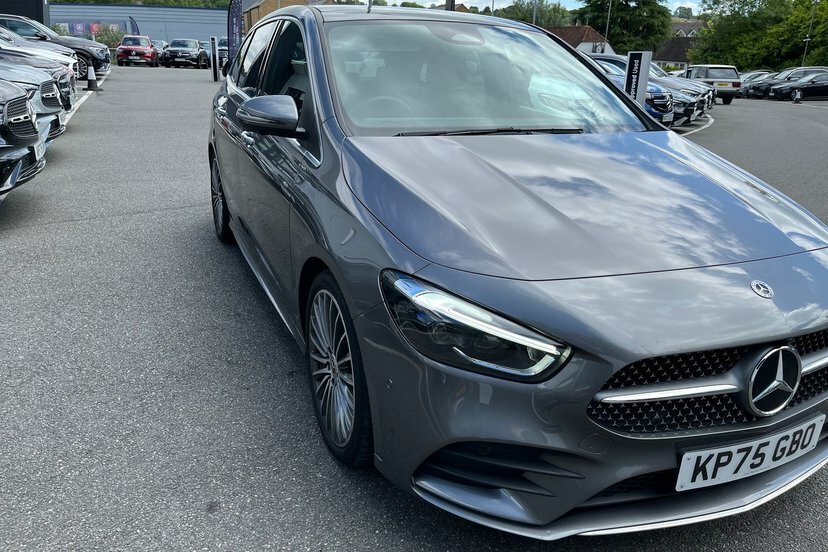Mercedes-Benz B Class Hatchback Black #19