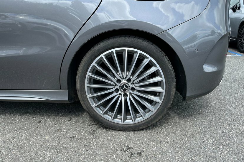 Mercedes-Benz B Class Hatchback Black #14