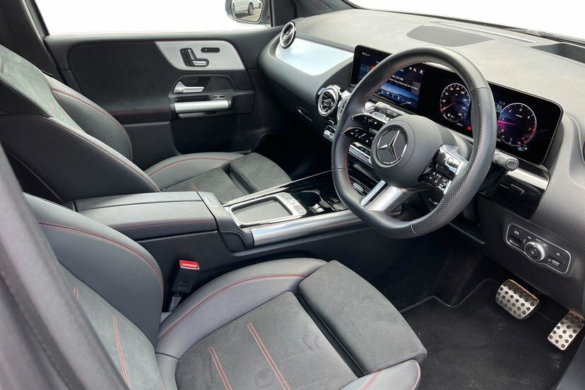 Mercedes-Benz B Class Hatchback Black #5