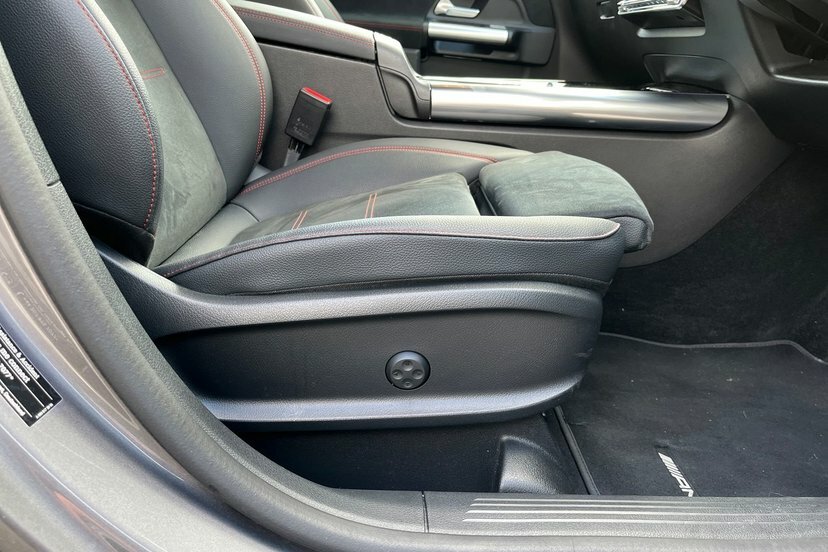 Mercedes-Benz B Class Hatchback Black #21