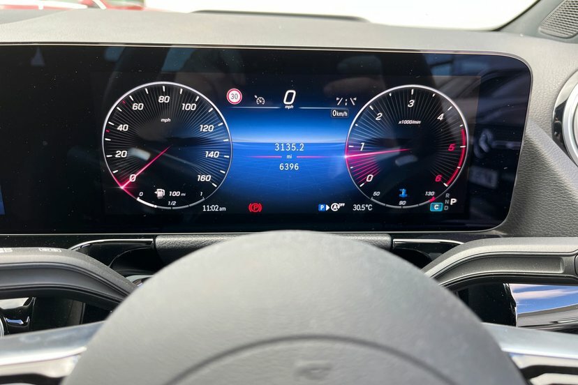 Mercedes-Benz B Class Hatchback Black #6