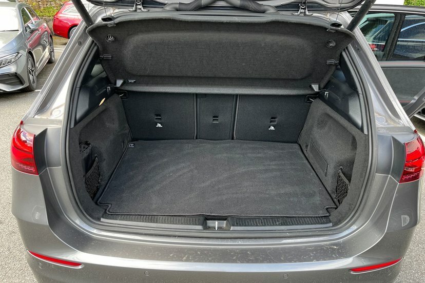 Mercedes-Benz B Class Hatchback Black #33